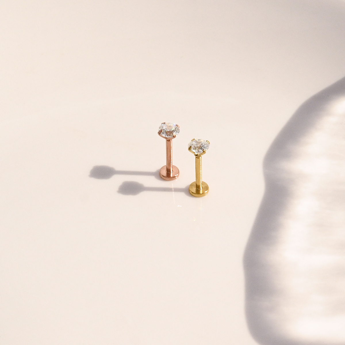 【金属アレルギー対応】ボディピアス Deseo