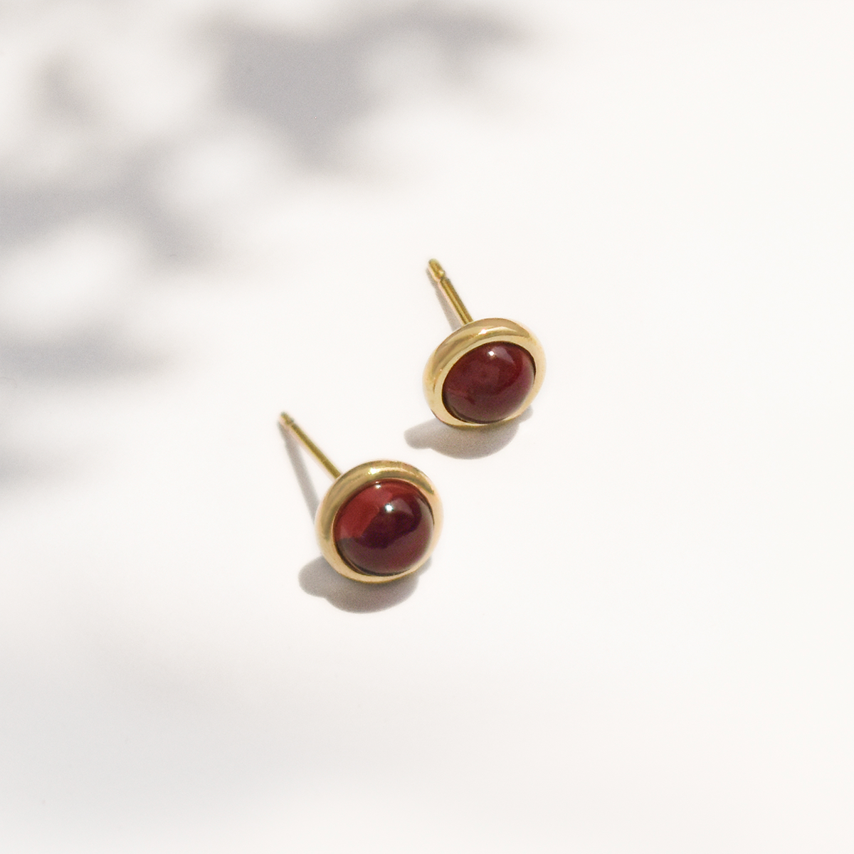 【金属アレルギー対応】ピアス empty -mozambique garnet-