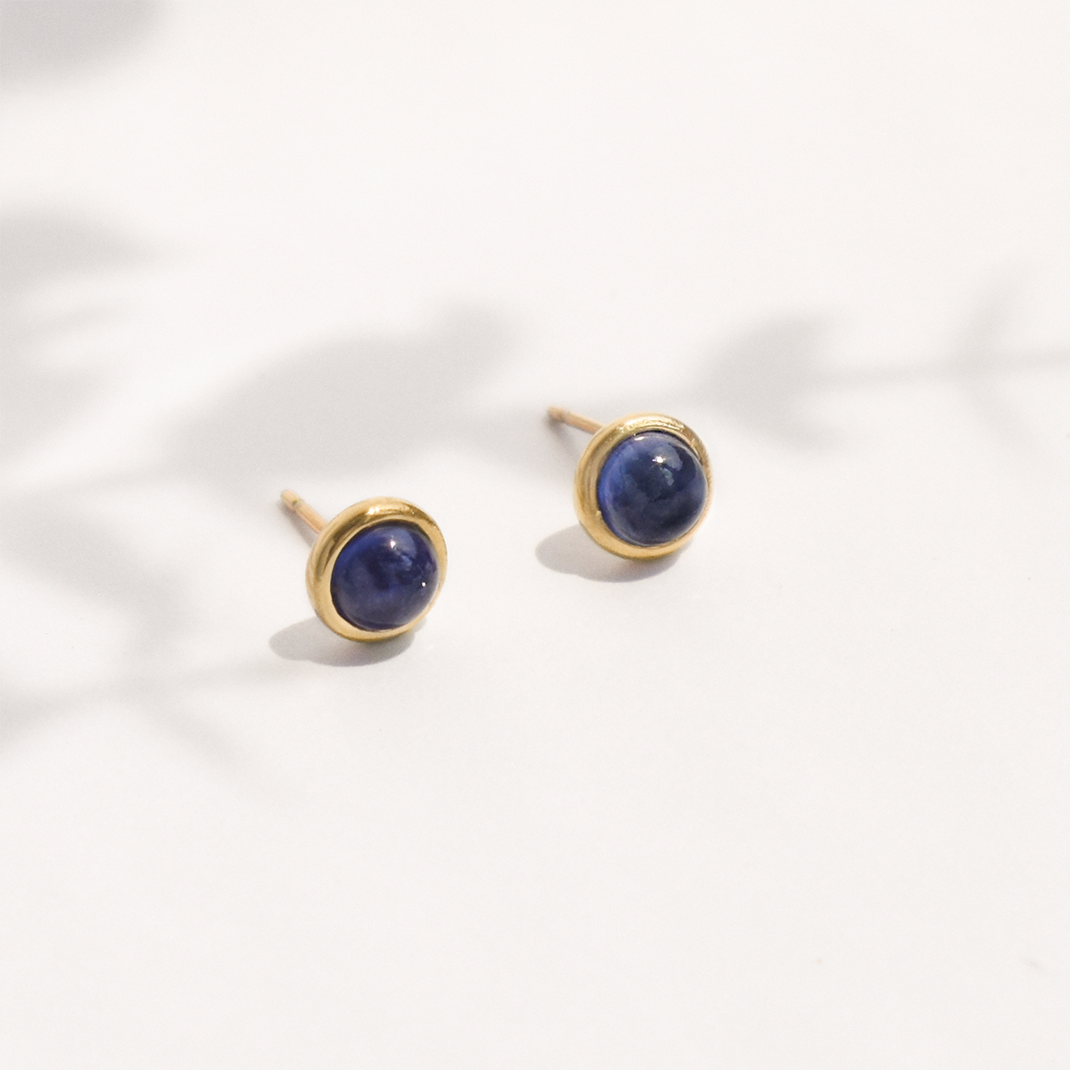 【金属アレルギー対応】ピアス empty -blue sapphire-