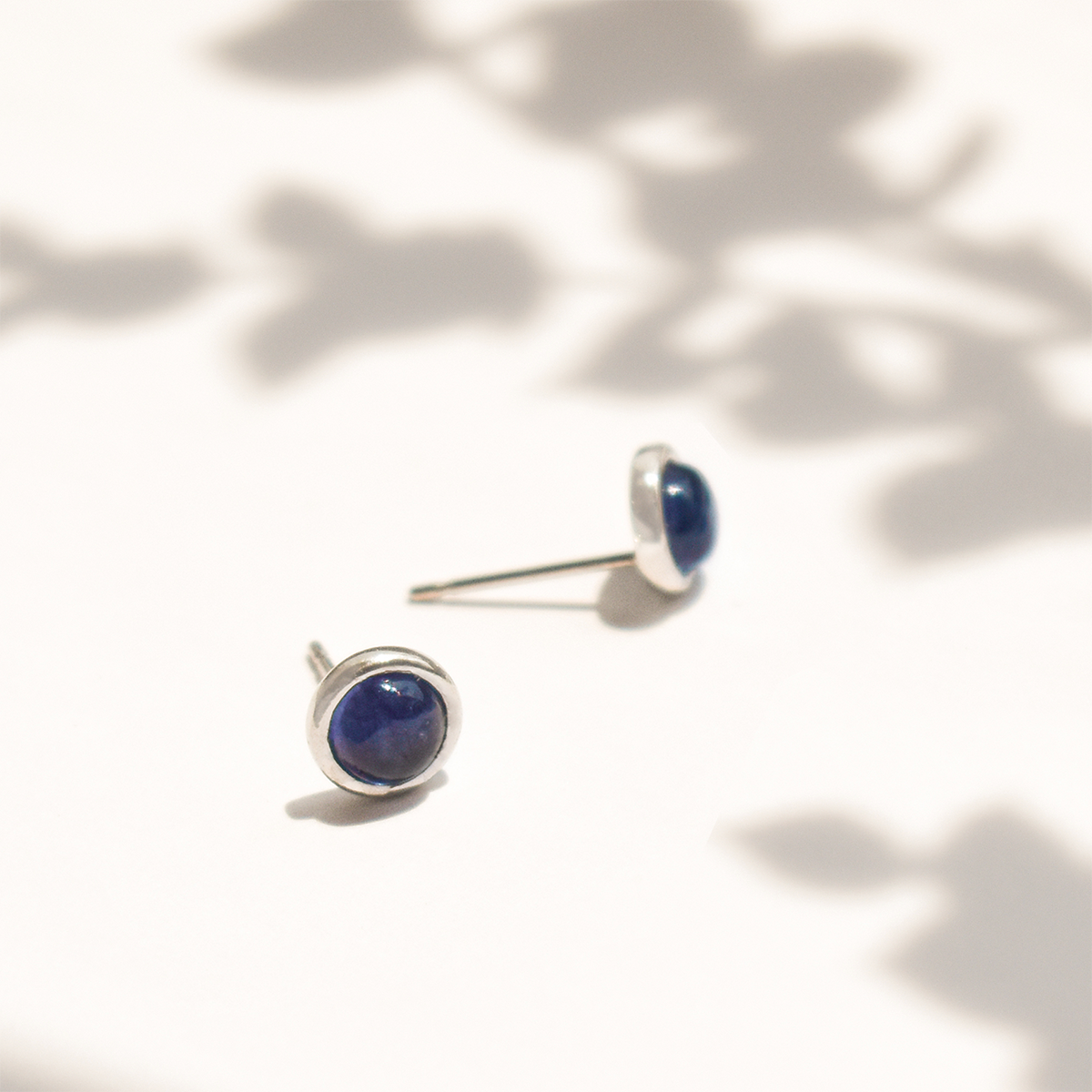 【金属アレルギー対応】ピアス empty -blue sapphire-