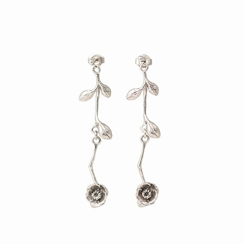 【金属アレルギー対応】ピアス camelia-Long