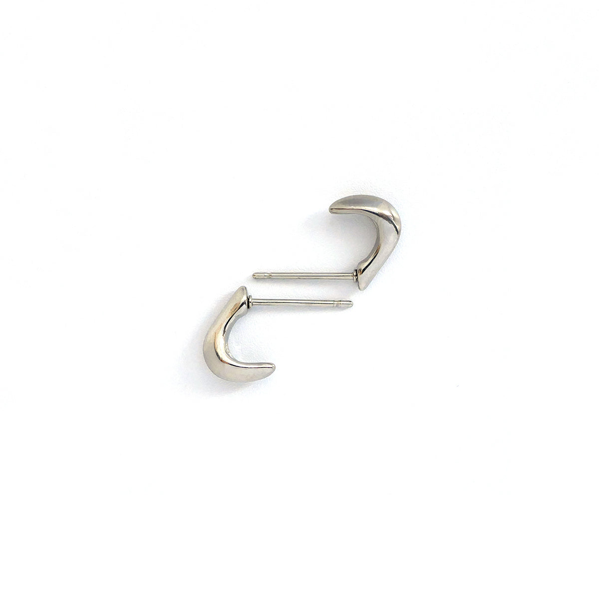 【金属アレルギー対応】ピアス　LAGRIMA PIERCE