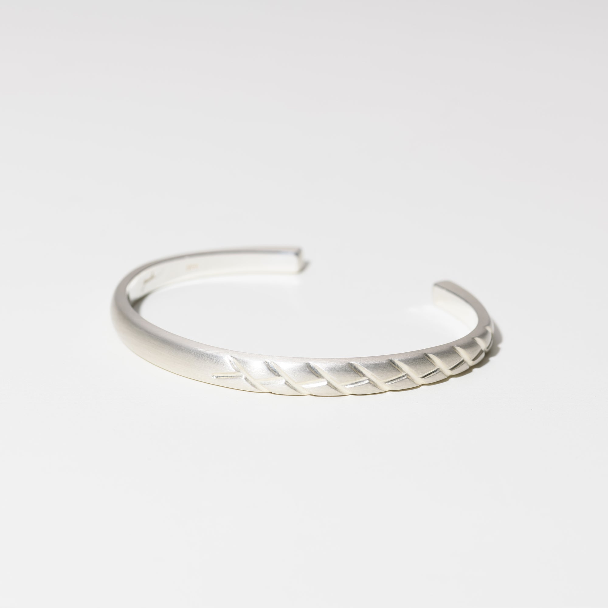 銀製　シルバー999 　デザイン　バングル　ブレスレット SILVER999】Yevalu バングル DT bangle