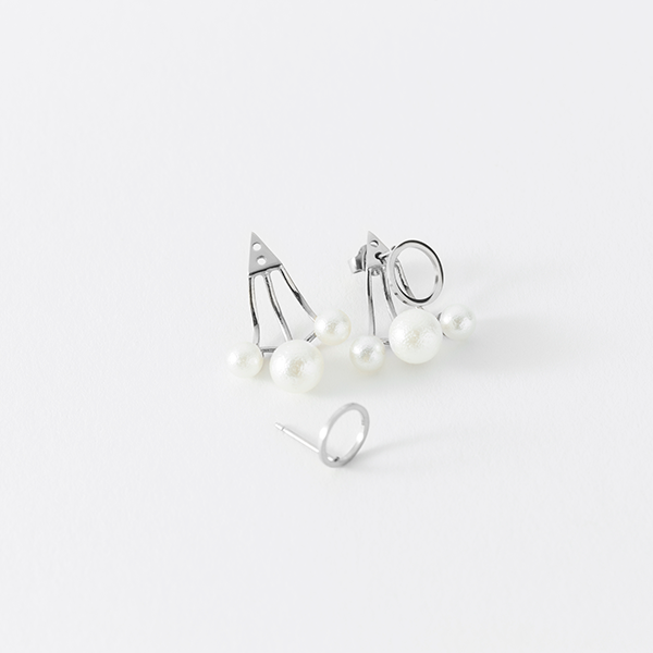 【金属アレルギー対応】ピアス　circle 3pearl