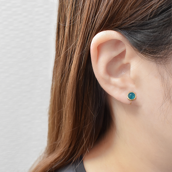 【金属アレルギー対応】イヤリング　empty -neon blue apatite-