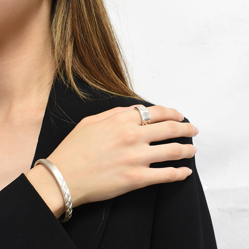 銀製　シルバー999 　デザイン　バングル　ブレスレット SILVER999】Yevalu バングル DT bangle