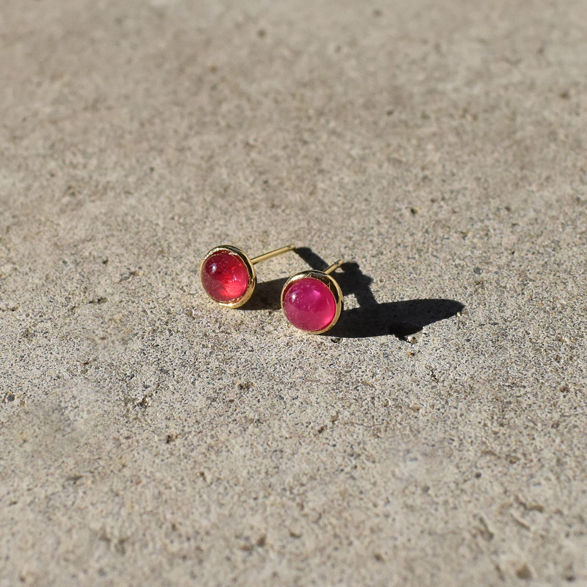 【金属アレルギー対応】ピアス　empty-ruby-